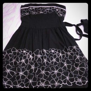 Super cute little black dress